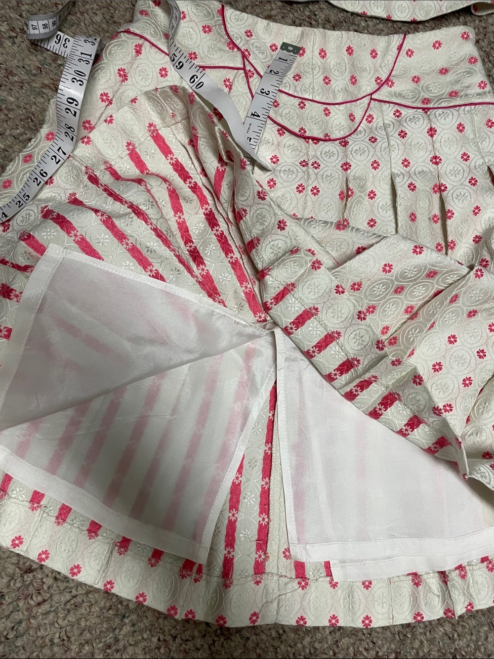 Marvellous Two-Piece Ivory and Hot Pink Floral accent pleated Skirt Suit - Picture 10 of 11